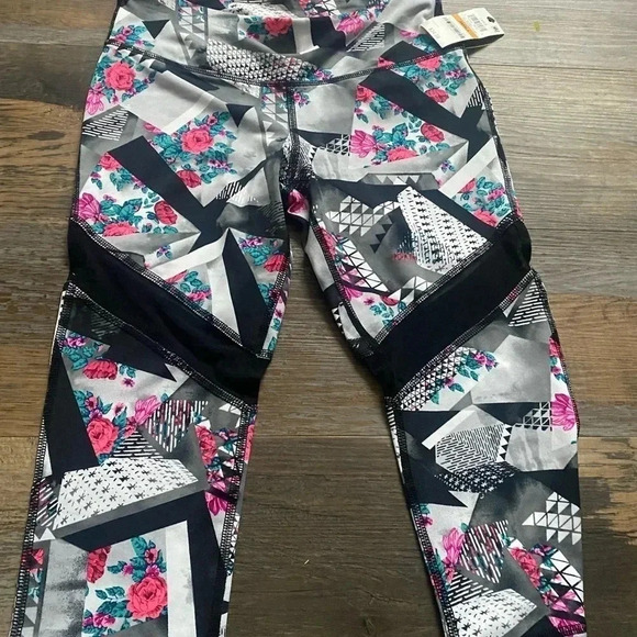 Material Girl Active Leggings NWT small Rose Print Black Mesh - Picture 1 of 5